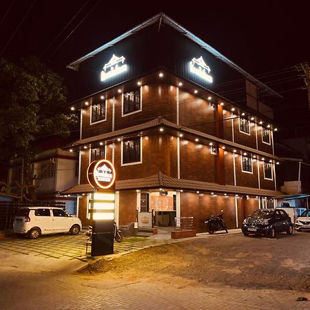 Hotel Kovilakam Achutham Guruvāyūr Zewnętrze zdjęcie