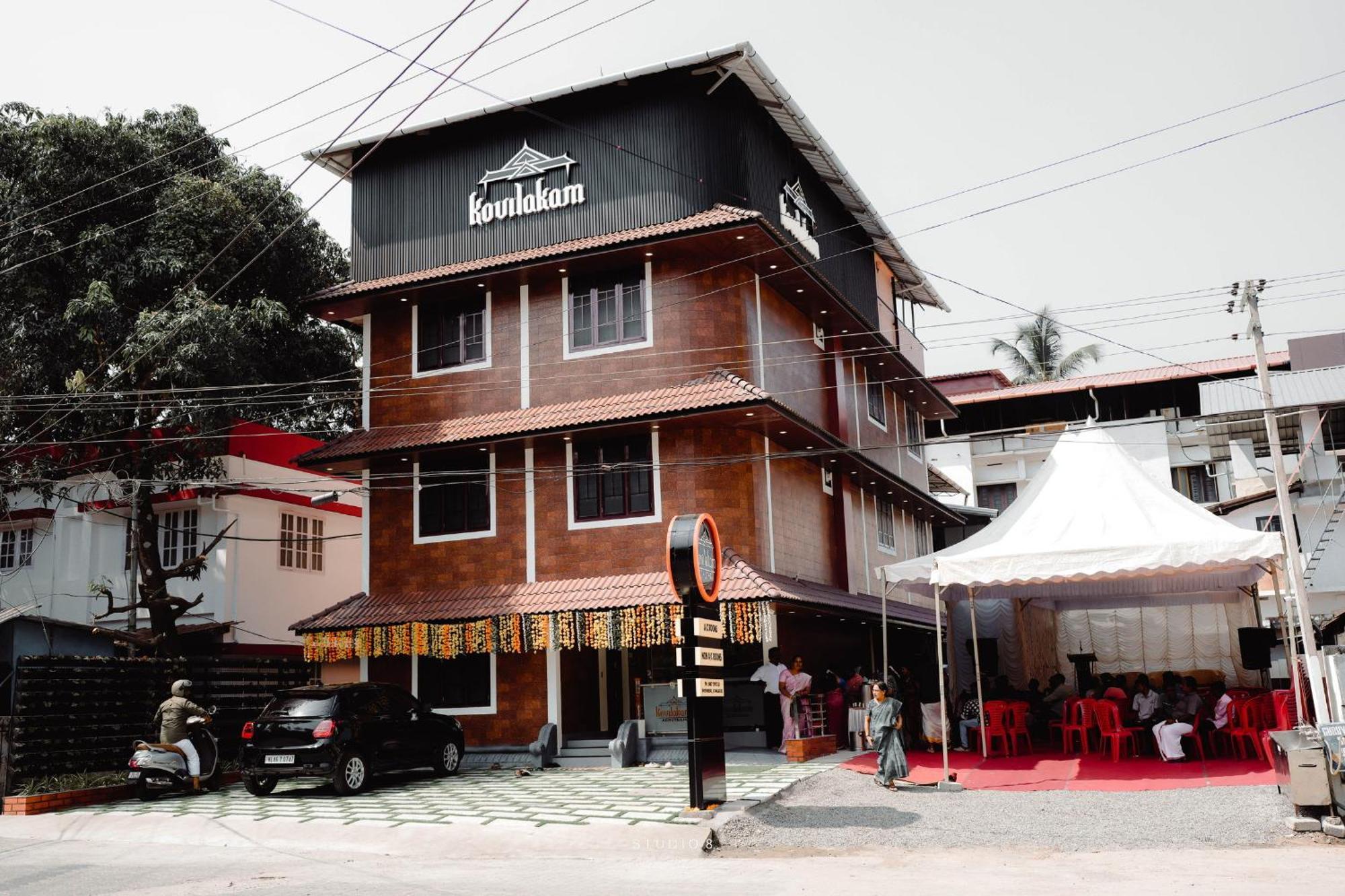 Hotel Kovilakam Achutham Guruvāyūr Zewnętrze zdjęcie